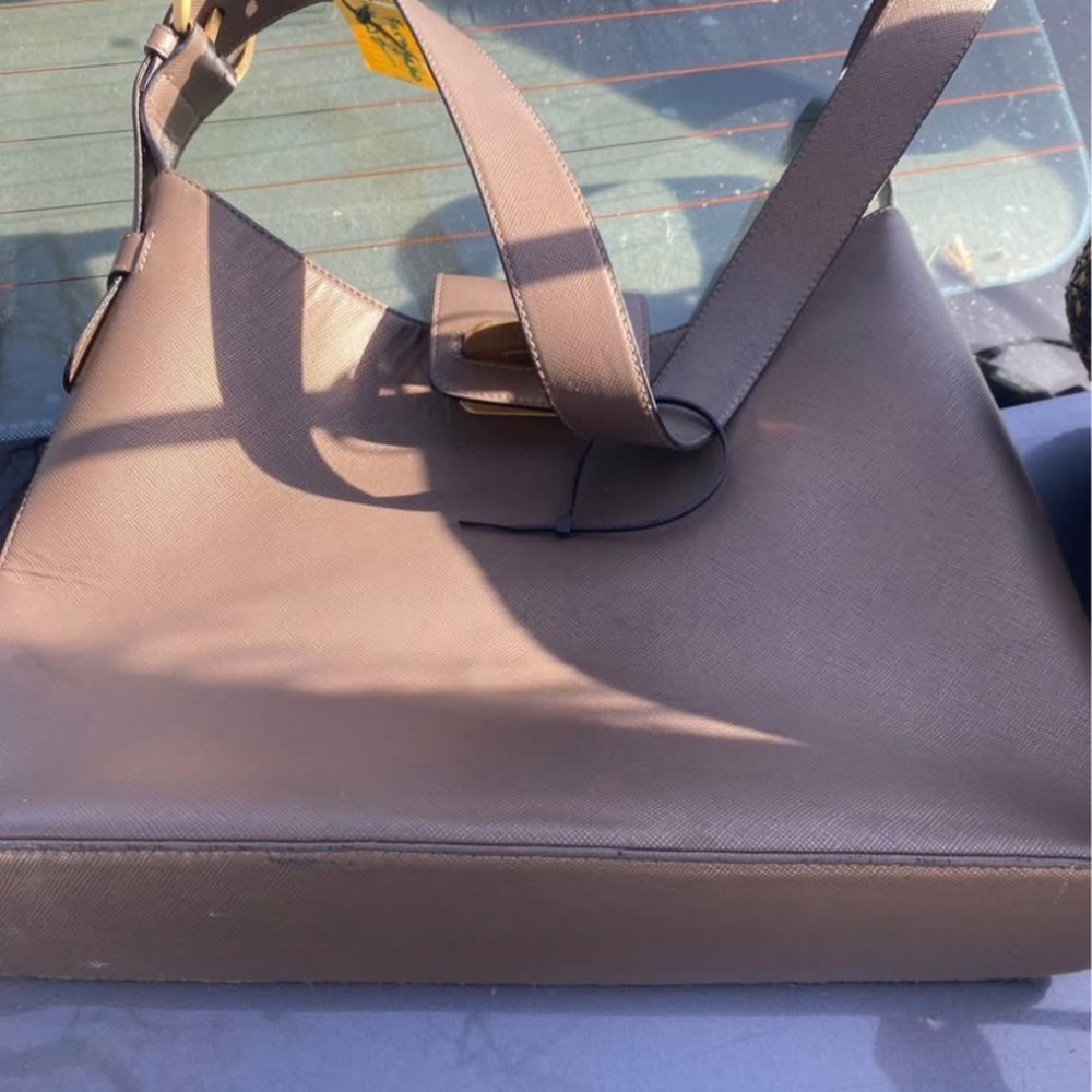 Elegant Tan Women's Bag